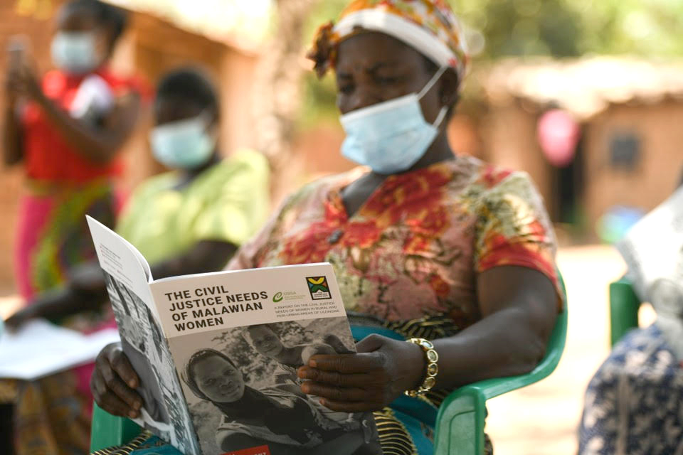 Segal Family Foundation (@segalfoundation) on Twitter photo Happy Friday! 🥳 Just a quick intro to a new partner: <a href="/GJU_Malawi/">The Gender & Justice Unit</a> 💚
GJU enables #genderequality, & social and environmental justice through strategic litigation, pro bono legal assistance, research, & advocacy.
So follow them to learn more😌
#NewYearNewPartners #SFFrockstars Happy Friday! 🥳 Just a quick intro to a new partner: <a href="/GJU_Malawi/">The Gender & Justice Unit</a> 💚
GJU enables #genderequality, & social and environmental justice through strategic litigation, pro bono legal assistance, research, & advocacy.
So follow them to learn more😌
#NewYearNewPartners #SFFrockstars