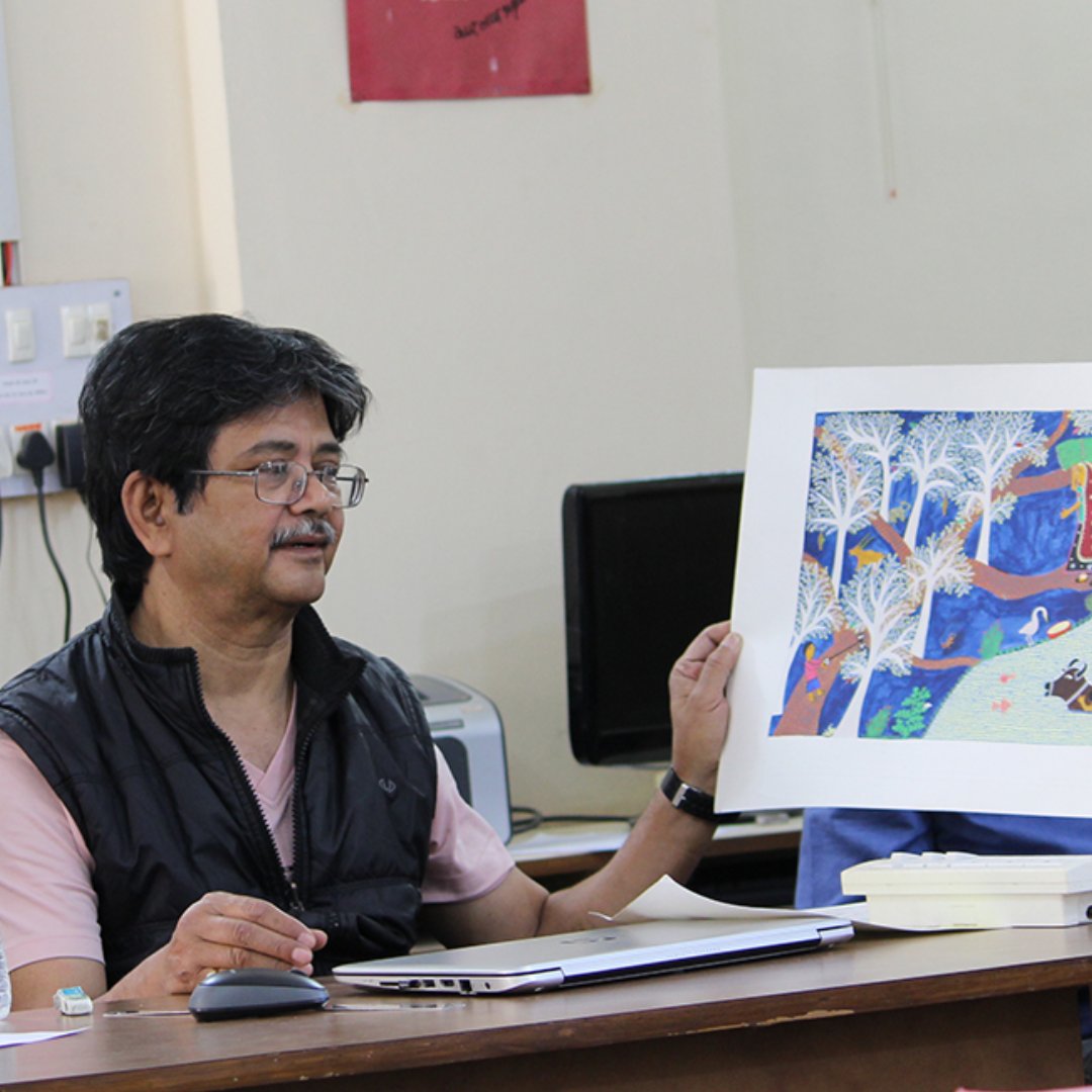 ParagReads's tweet photo. Atanu Roy on his win, under #illustrator category, at Big Little Book Awards 2016, “I am very happy to receive this award and too excited to speak. Hopefully this award will encourage illustrators.”
Read Atanu’s entire interview here - https://t.co/h8nAbHROCj.
#parag #blba https://t.co/zrbdWEBAoS