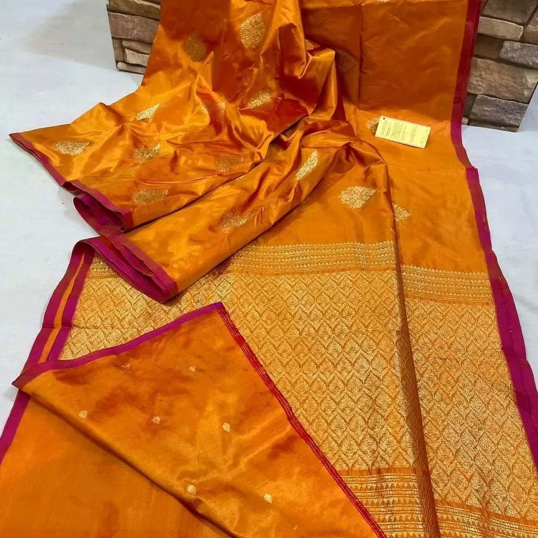 Bunkar_Haat's tweet image. Handloom pure katan Banarasi Silk sarees
#Handloomhaat
#virasat
#onlineshopping
#banarasisaree
#banglore
#MyHandloomMyPride