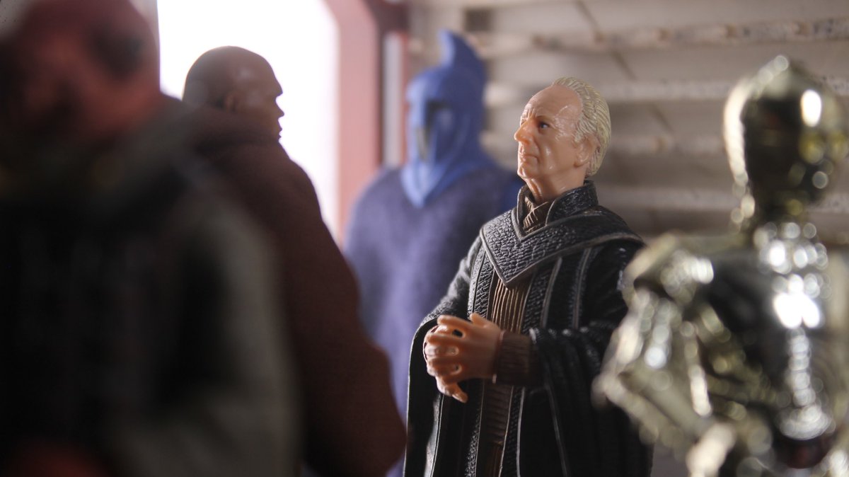 CoruscantPhoto1's tweet photo. Chancellor Palpatine pulls General Windu aside to discuss the war effort.

#palpatine #macewindu #senateguard #starwars #clonewars #starwarstoys #starwarsclonewars #hasbro #toyphotography #actionfigures #actionfigurephotography #starwarsvintagecollection #starwarsblackseries https://t.co/vyLRyfe2sn