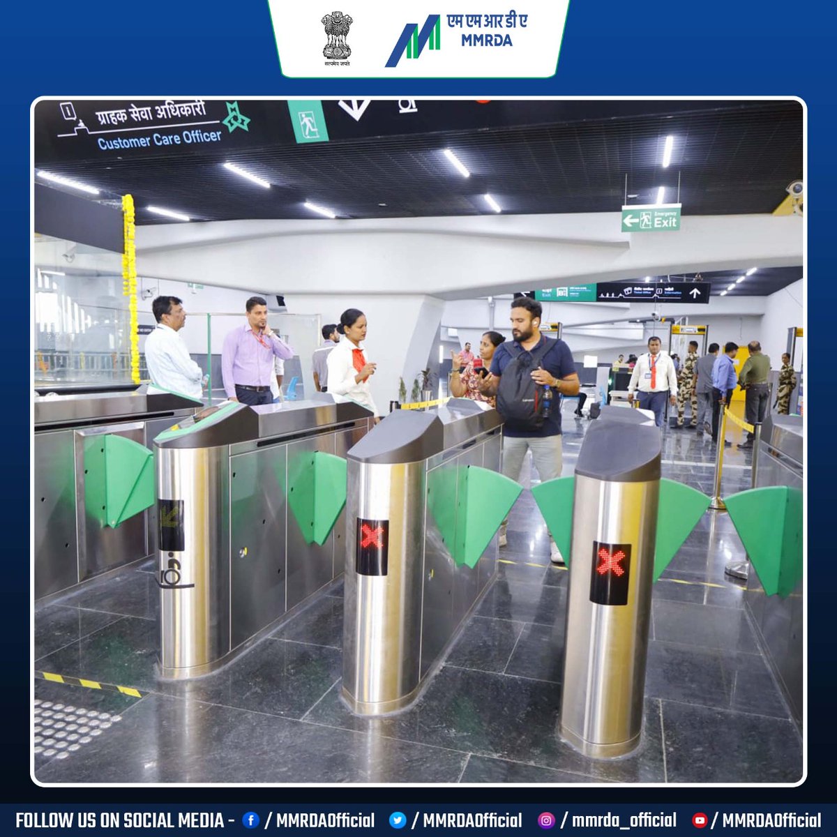 MMRDAOfficial's tweet photo. #MumbaiMetroOurMetro
#HappyMumbaikars
#MumbaiMetro commuters taking the initial metro rides on #Metroline7 & 2A on the first day
#UseMetro
#saveTime #GoGreen https://t.co/uTW9qoPCFB