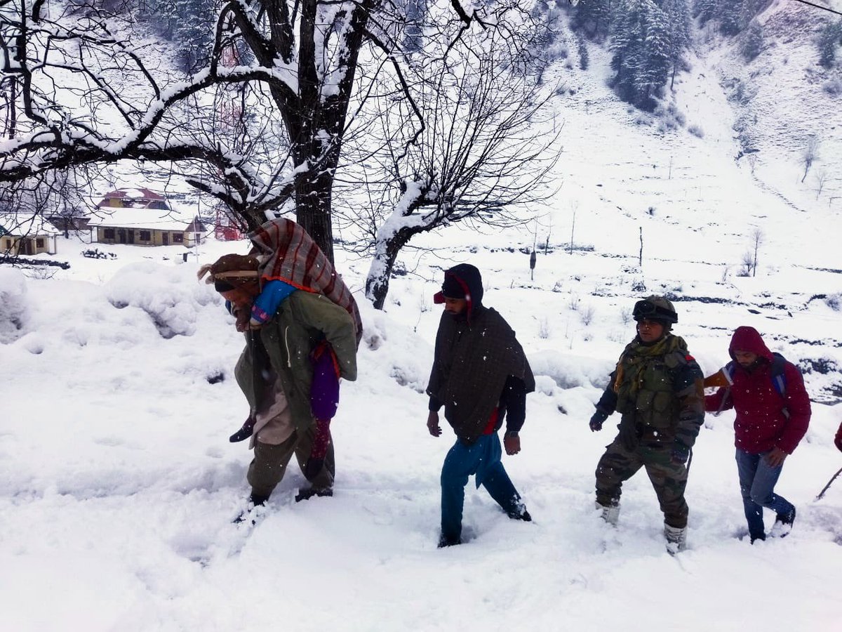 rohil_bashir's tweet photo. #in_pics
80 year old ailing women successfully evacuated by @ChinarcorpsIA jawans &amp; saved her precious life in heavy snowfall at Jabri village of North Kashmir’s #Baramulla district,the area is totally cutoff due to snowfall &amp; frozen roads @SudarshanNewsTV @adgpi @NorthernComd_IA https://t.co/TC2oPhHLn0