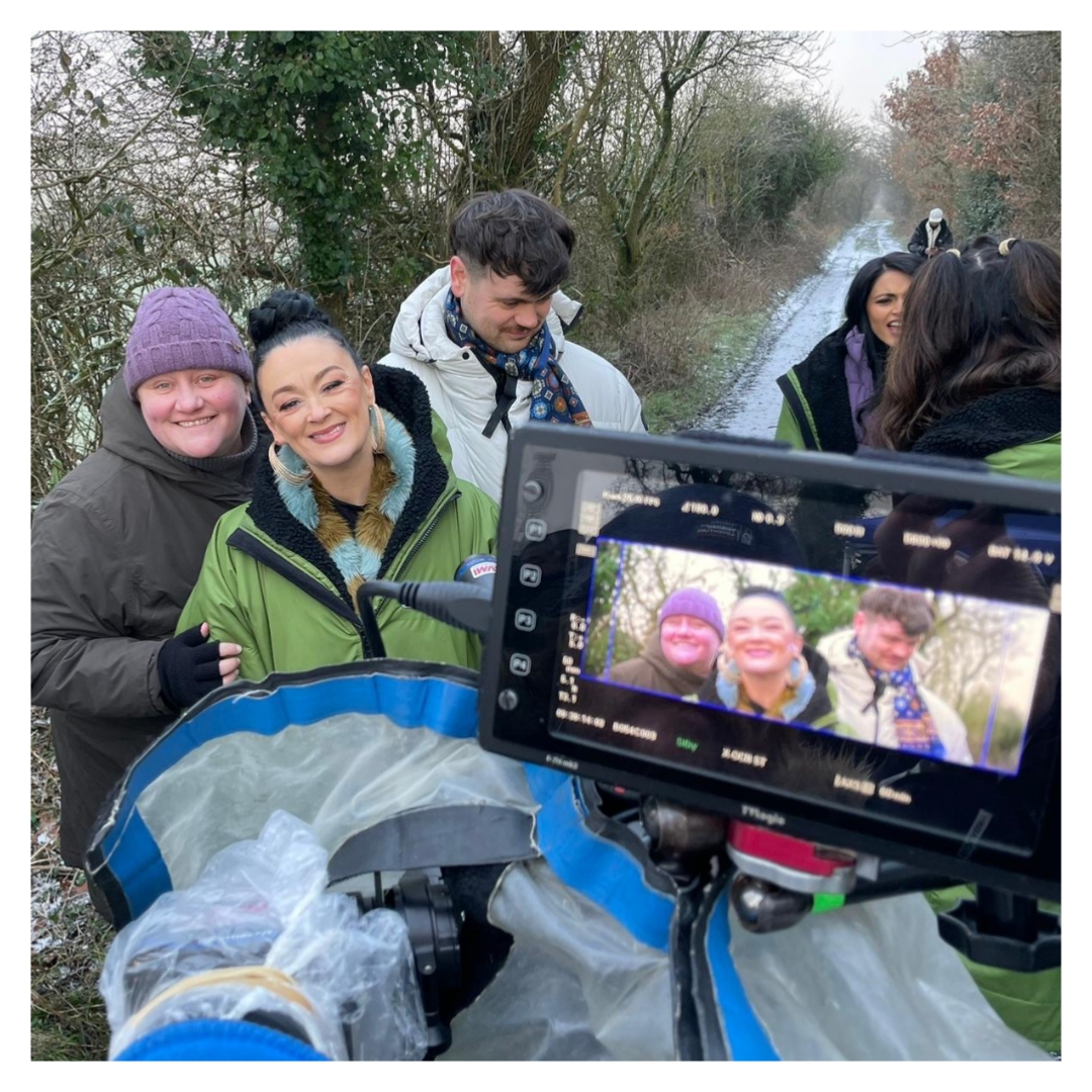 bronaghgall's tweet image. Set life.
With a bunch of legends.
Nearing the end of S5 filming!

#brassic #brassic5 #MakingTV @skytv #setlife #onset #television