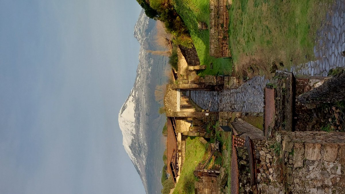 CatImperatore's tweet photo. Pompeii, Vesuvius and Porta Nocera.

#Archaeology #archeologia #pompeii #pompei #Vesuvio #vesuvius
#ancient #history #art #volcano #landscape #snow #photography #italy #campania @pompeii_sites https://t.co/IzSLMRCTk4