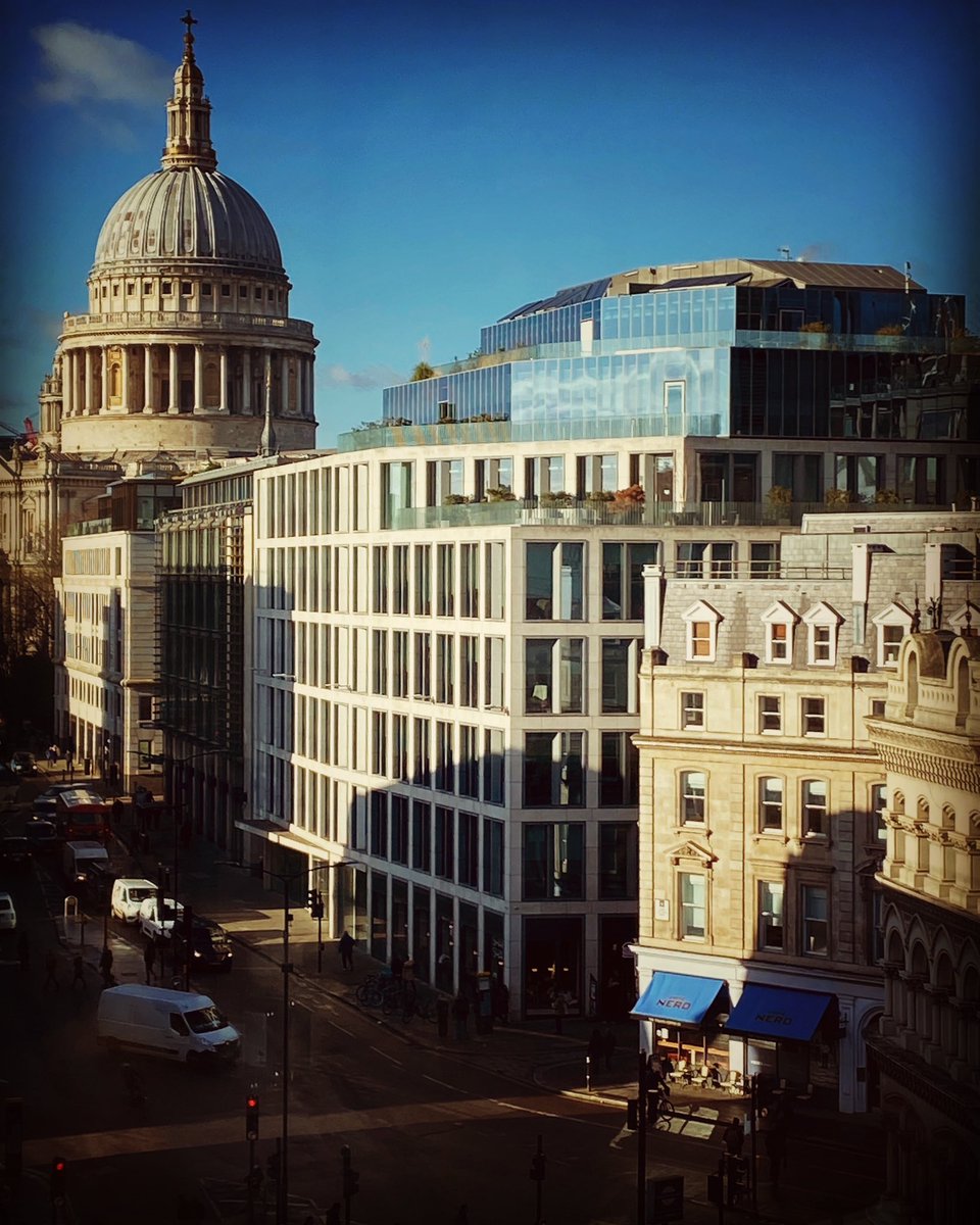 Mindfulnessatwk's tweet photo. City life today. #corporatewellbeingstrategy #employeewellbeing https://t.co/ZA1PZ6CcGA