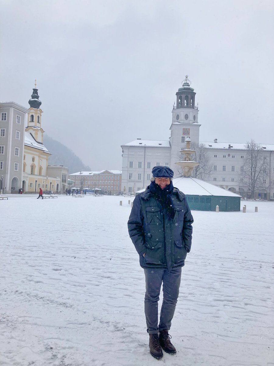 carlosdleitao's tweet photo. Dos dias frescos… 🥶
•
#tour #ontour #fado #fadosinger #simples #writer #composer #juntossempre #sarapaixão #carlosleitaofado #ocaminhoéporaqui #sumisura #vsmanagement https://t.co/JCytyZBuxJ