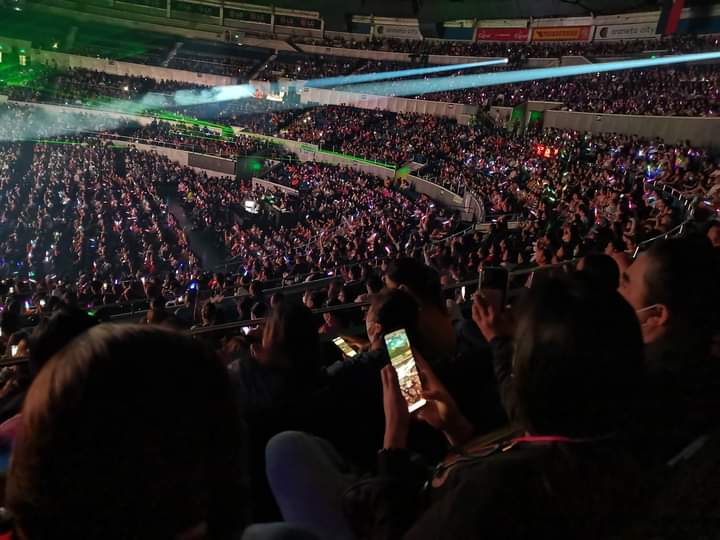 qqwertccc's tweet photo. TONI G Concert At The Moment. Oh, asaan yung #PaalamToniGonzaga na pina trending ng mga losers? HAHAHHA Toni remains Unbothered. 

Ctto https://t.co/vO9KFC0nL8