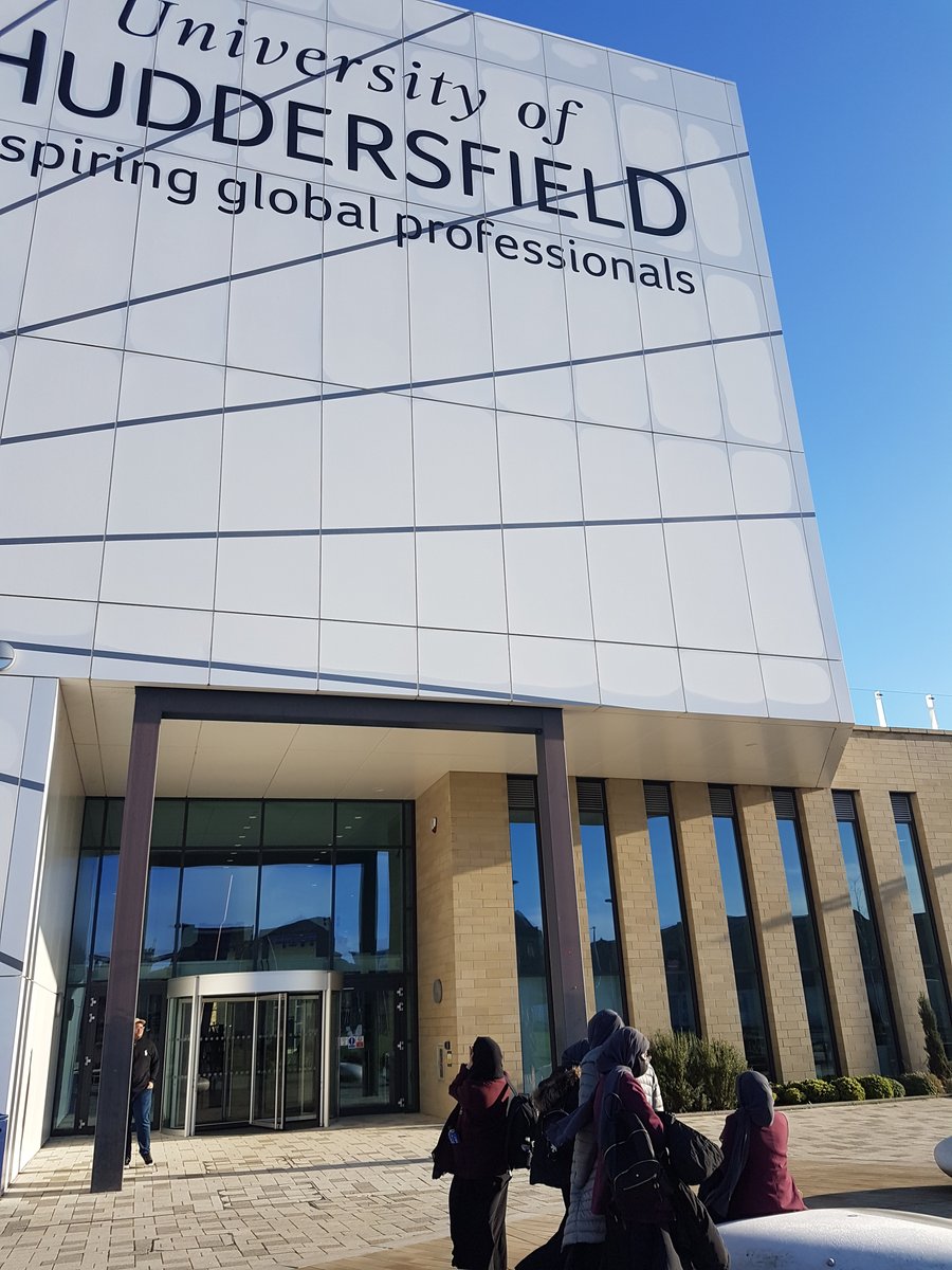 RidaSchools's tweet image. Year 10 students carrying out Acid-Base titrations @HuddersfieldUni 
#futurechemists #STEM #gcses2022 #Huddersfield #unilife #preparingforthefuture #medicine #doctor #science #scientists #innovation