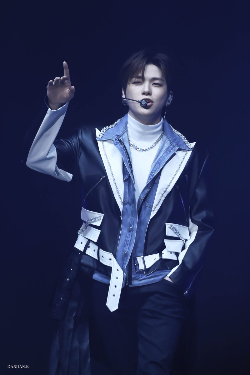 등장부터 찢었다고,.
말해뭐해. 무대위에 강다니엘😍

#서가대 #SMA2023
#강다니엘 #KANGDANIEL