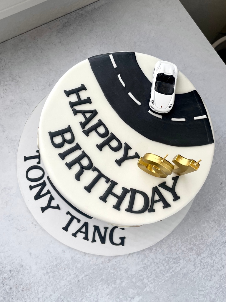 cvapodaca's tweet photo. Racing into Friday with a Porsche cake 🏎️ 
Happy Birthday Tony Tang 🎊
#porschecake #racecake #cakecouturefondant https://t.co/wzBzrcQlty