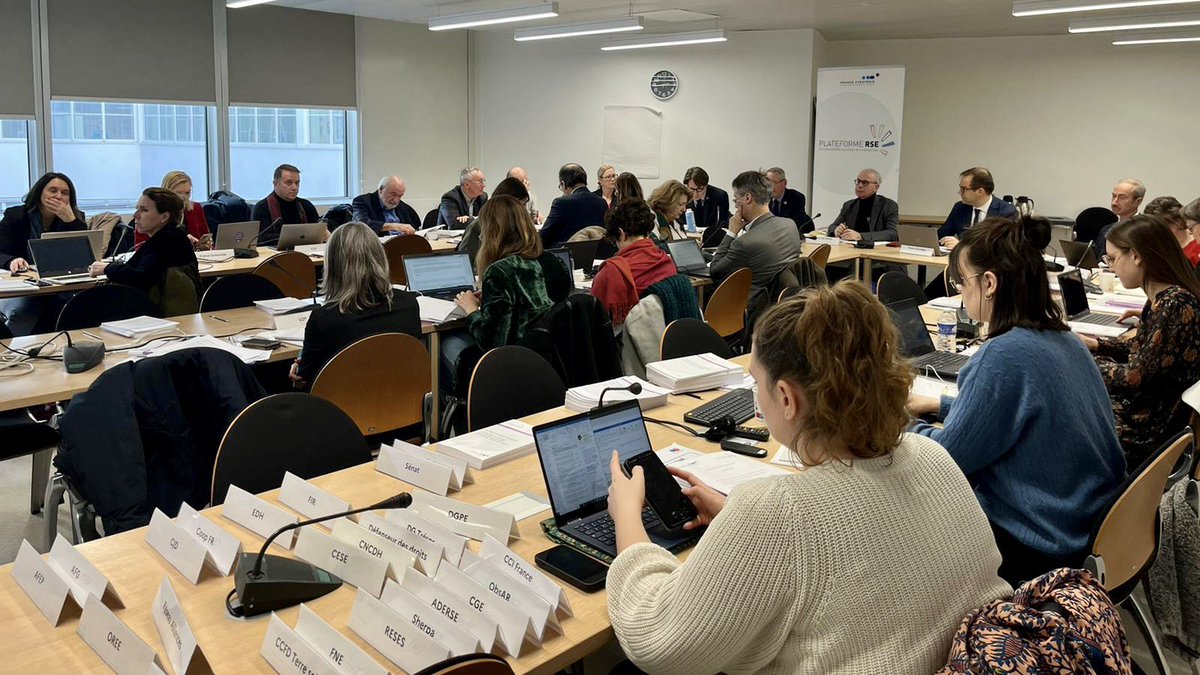 PlateformeRSE's tweet photo. #directFS Actualités de la #RSE, travaux sur l’impact, programme 2023 : les membres de la @PlateformeRSE sont réunis en assemblée plénière à @Strategie_Gouv. https://t.co/8pQp1fWE0m