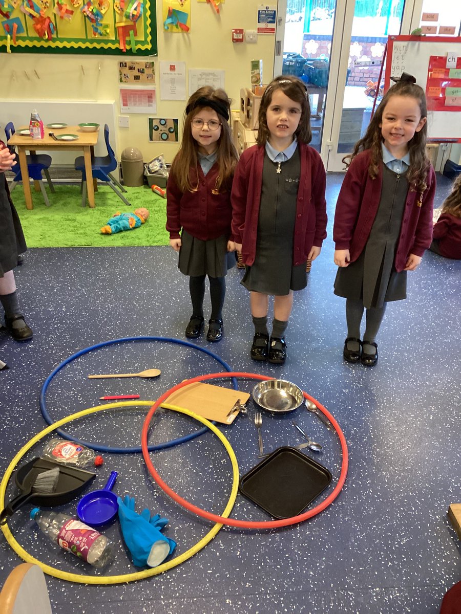 StBellarmine's tweet photo. Reception have had fun creating sets of plastic, metal and wood objects. We then made a Venn diagram with intersections and tried to find objects in the setting that would go in the intersections. Some of us then recreated the Venn diagram adding our own objects. #mathsmasters https://t.co/DpzREerrXU