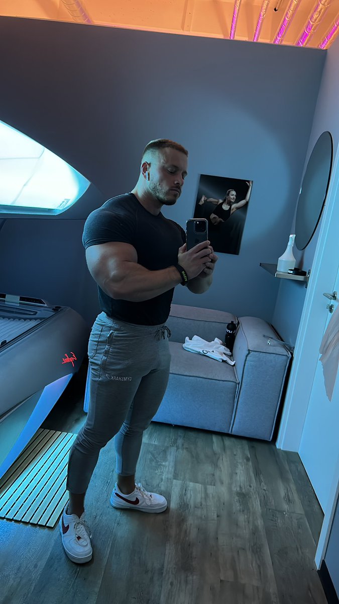 Luca on Twitter: "Cumshot video on my OF: https://onlyfans.com