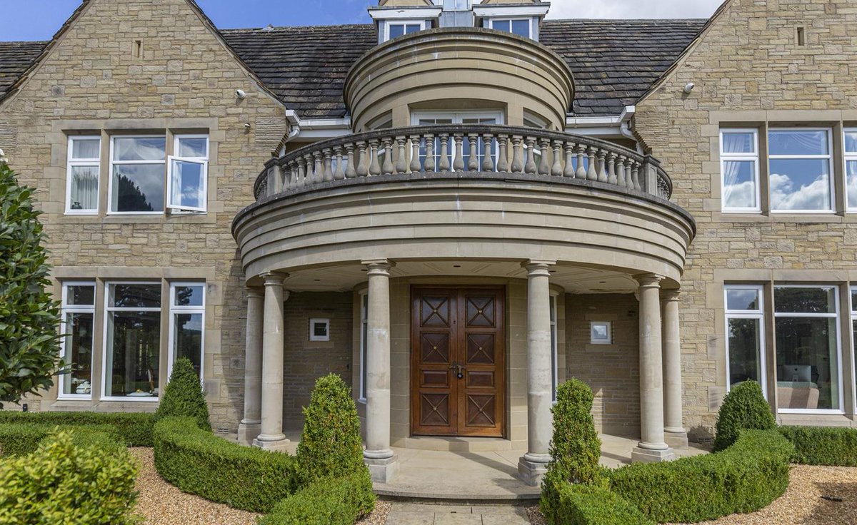 CharnockBates's tweet photo. If you're looking for a new home and want something extraordinary, take a look at our portfolio of properties.

From fine country houses with enviable views, to period homes full of character we have something to suit all your needs.

Find out more: https://t.co/0zovMnBkx6 https://t.co/VQk8lUeTMh