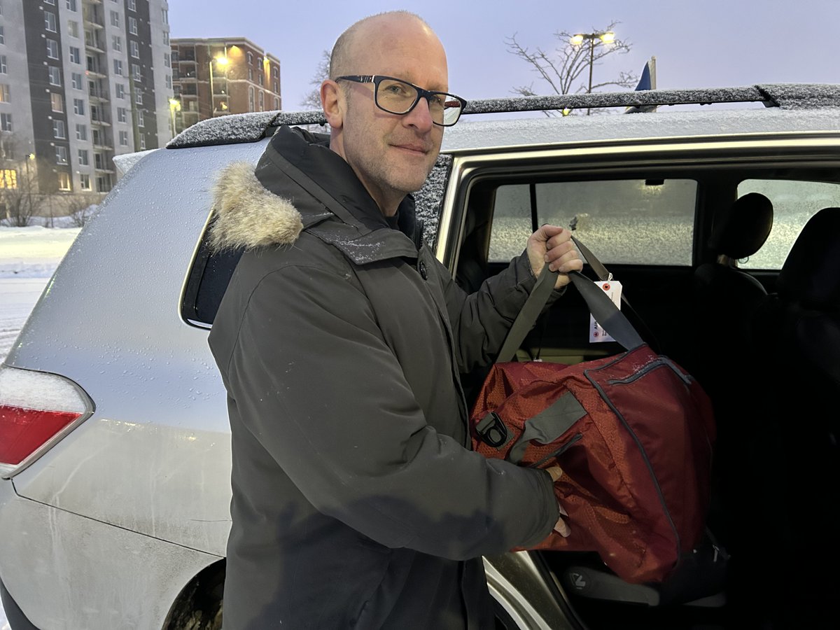 Air Canada flew Martin Geiger's bag home to Ottawa late last night after it sat in Montreal's Trudeau International Airport for weeks. Here's <a href="/TunneyTun/">Joseph Tunney</a>'s story on the saga: cbc.ca/news/canada/ot… <a href="/OttawaMorning/">CBCOttawaMorning</a> <a href="/CBCOttawa/">CBC Ottawa</a> <a href="/CBCMontreal/">CBC Montreal</a>