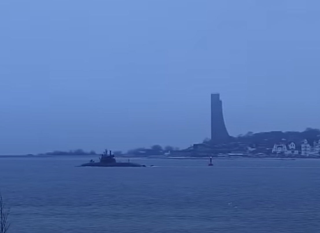 WarshipCam's tweet image. German Navy Type 212 attack submarine S186 (U36) leaving Kiel, Germany - January 20, 2023 #u36 #s186

SRC: webcam