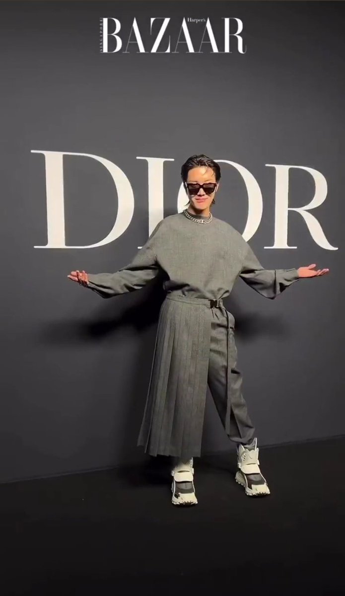 JIHOPE X DIOR  
FASHION ICON PARK JIMIN
JHOPE FASHION ICON
#jhopeAtDiorFashionShow
#JiminAtDiorFashionShow
#JIMINxDIOR
<a href="/BTS_twt/">방탄소년단</a>