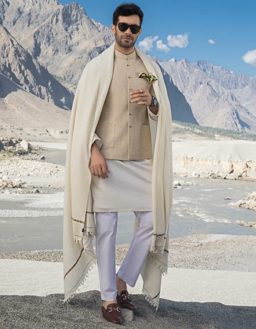 HunzaFoodways's tweet photo. Premium Quality Formal Shawl On Jamwaar Fabric Along With Fancy Tassels

https://t.co/DxsS031sib

#Islamabad #Rawalpindi #Balochistan #Shawl https://t.co/Uc5vDk73Av