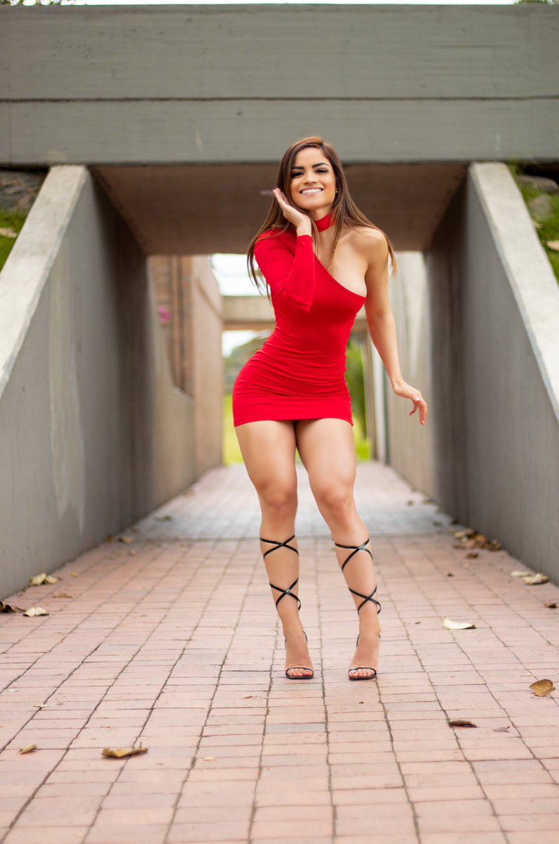 Una mujer FUERT♥️ DEL 1 al 10 CÓMO CREES QUE ME VEO EN VESTIDO? valentinagarzon.com/product/sesion…❤️‍🔥🔥
