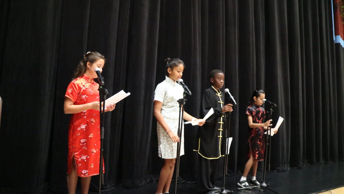 Xīn Nián Kuài Lè
A fabulous week of activities leading up to today's CNY celebrations. Academic lectures, student performances and over 20 cultural workshops. Over 70 parents contributed towards this rich experience for our community.