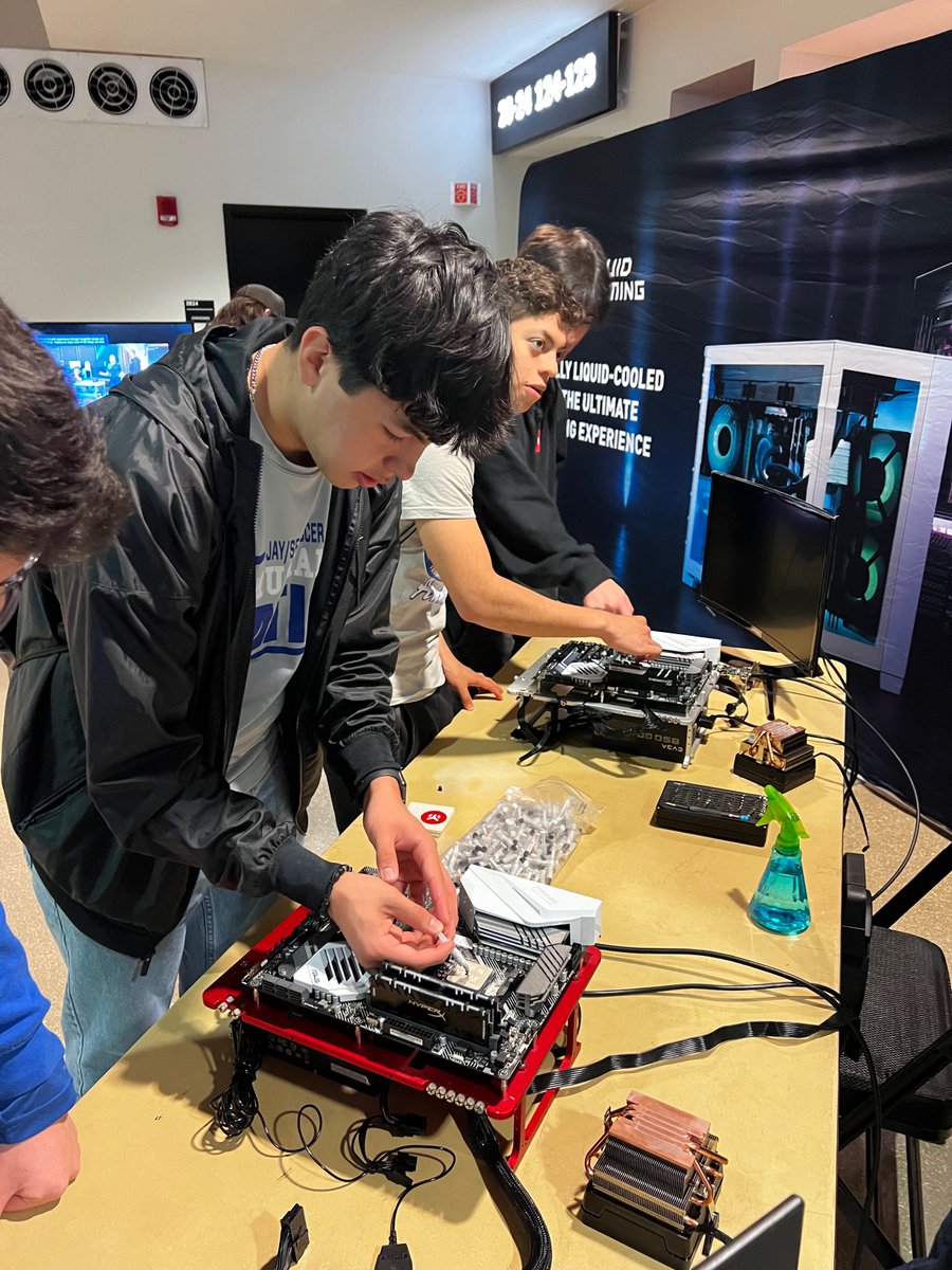 We just had an event with <a href="/spurs/">San Antonio Spurs</a> near our North American offices in San Antonio! ❤ Nothing brings us more happiness than teaching the younger generations how to build their own PC, explaining how everything works and seeing all those smiles on their faces.