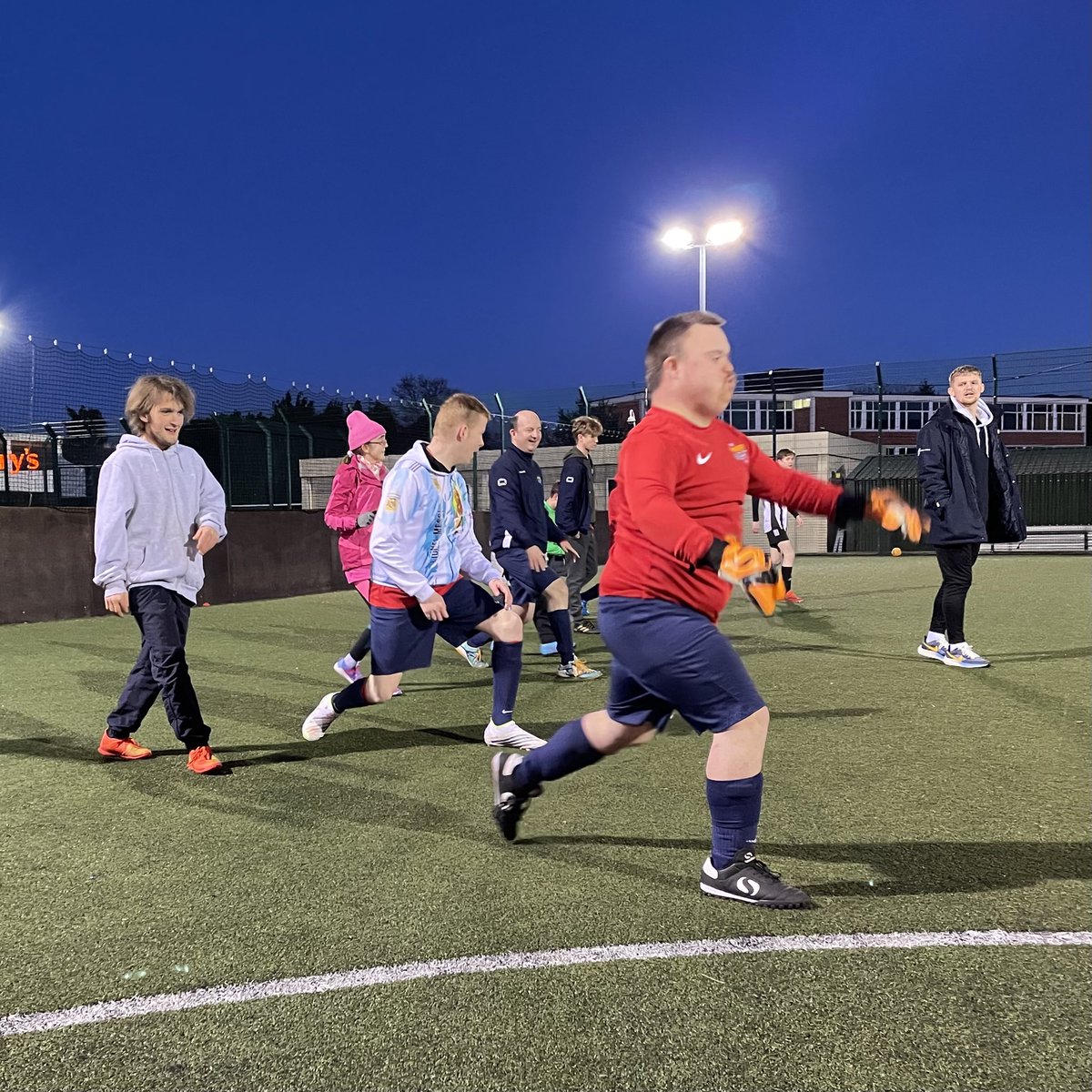 Monday Nite Club tweet media