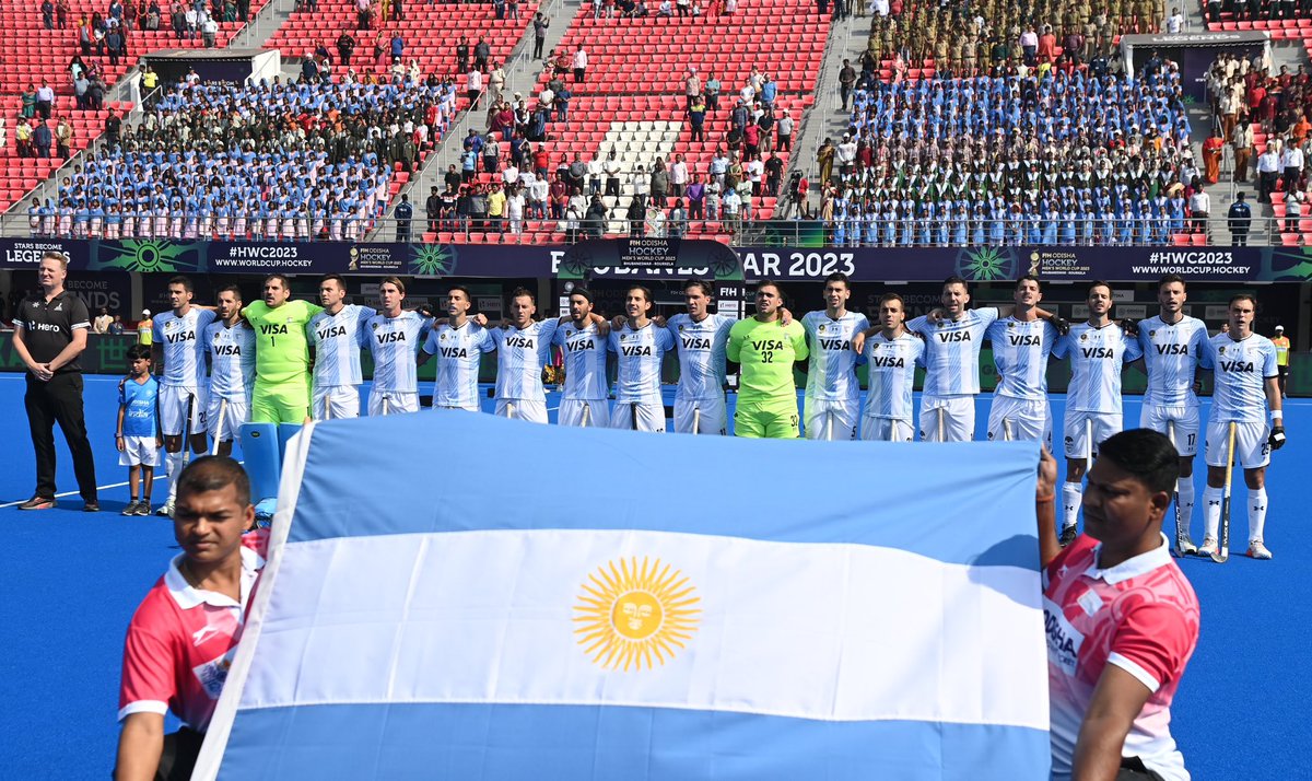 AgusBugallo's tweet photo. No somos argentinos si no sufrimos hasta el último minuto! 
Con la ilusión intacta vamos a 8vos.

Vamos Argentina 💪🏼💪🏼🇦🇷🇦🇷 https://t.co/mTzKPCncbF
