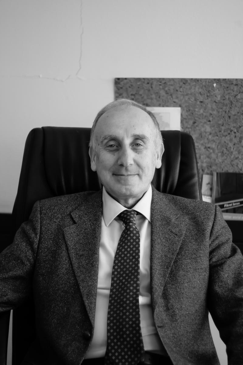 ACI KAYBIMIZ...
Bölümümüzde Bölüm Başkanlığı yapmış olan çok değerli bilim insanı, değerli hocamız, hepimizin ilham kaynağı Prof. Dr. Fikret Şenses'in 20 Ocak 2023 tarihinde (bugün) vefatını üzülerek öğrenmiş bulunuyoruz. Tüm sevenlerine baş sağlığı dileriz. 
ODTÜ İKTİSAT BÖLÜMÜ