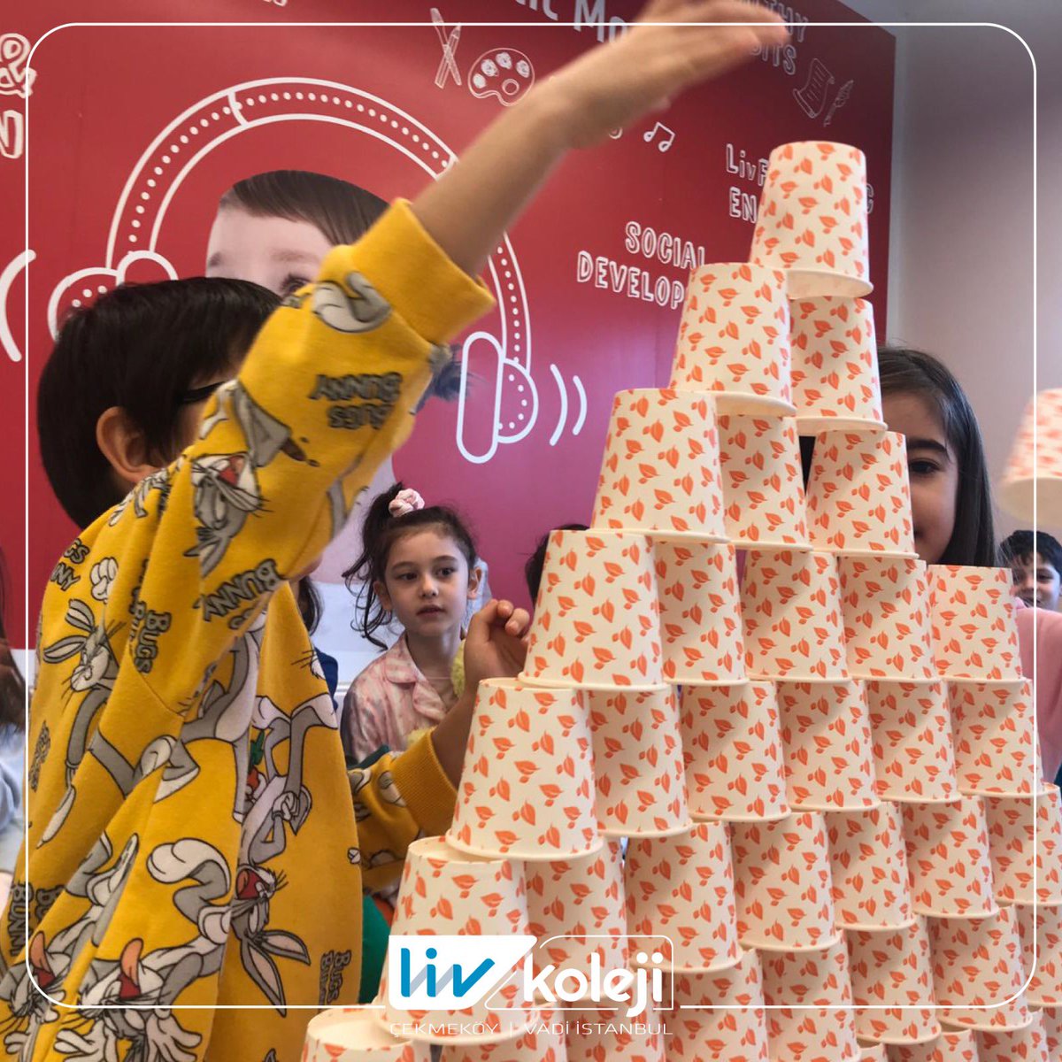 Vadi İstanbul ve Çekmeköy anaokulumuzda sömestir öncesi pijama partisi yaparak tatile keyifli bir şekilde başlangıç yaptık. #livkoleji
