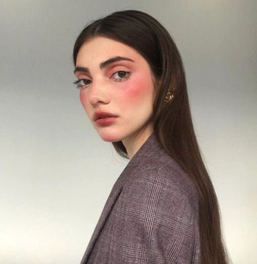 chloclub's tweet photo. heavy blush <3 https://t.co/H1jJfoifs2