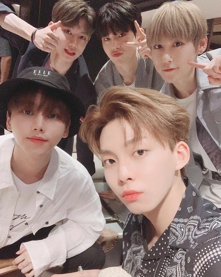 kpopWorldItaly1's tweet image. DISBAND: La D1CE Ent annuncia che il loro boy group D1CE si è ufficialmente sciolto dopo 4 anni.
I ragazzi hanno deciso di non rinnovare i loro contratti e intraprendere un nuovo inizio.

La dichiarazione è stata condivisa sul loro fancafe ufficiale.
#D1CE #DISBAND #KPOP #Don1y⬇️