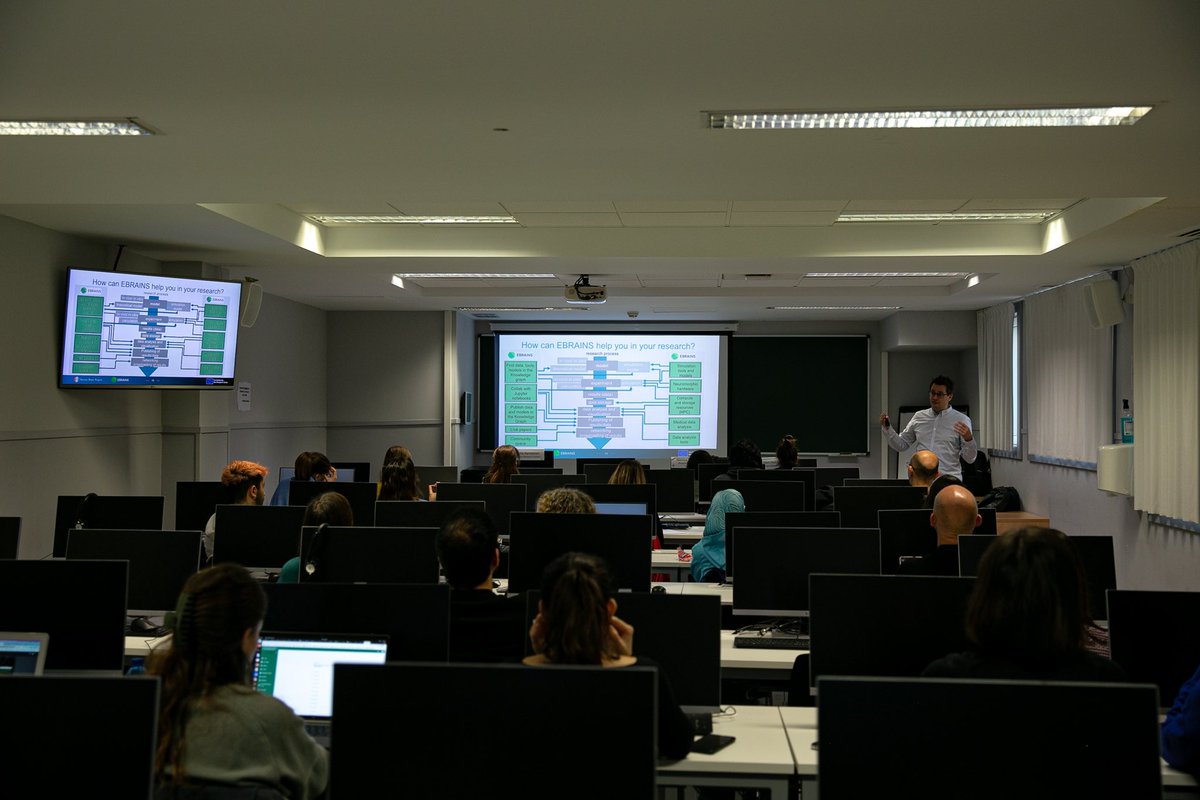 HBP_Education's tweet image. Last day of the #HBPSC2023 starts with parallel #workshops! 
Today&apos;s choices are:

🤖 #DeepLearning with #Norse &amp;amp; #PyTorch
🟢 #Tools &amp;amp; #Workflows for @EBRAINS_eu 
🧠 #Responsible Brain Data Governance
🎓💼 #CareerDevelopment
or
🇪🇸 #Excursion to learn about the #Cajal legacy