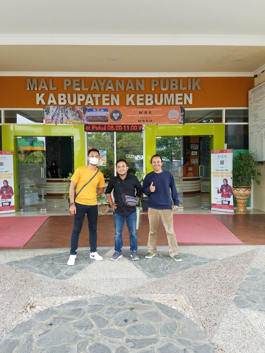 Riffin5's tweet photo. 3 pemuda berbahaya https://t.co/YJOmVpotok