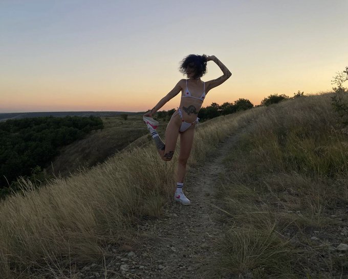 #нюдсопятница с воспоминаниями о лете 🥺🫠 https://t.co/mxm6NGLGtQ<a href="/tag/%D0%BD%D1%8E%D0%B4%D1%81%D0%BE%D0%BF%D1%8F%D1%82%D0%BD%D0%B8%D1%86%D0%B0"class="tags">#нюдсопятница</a>