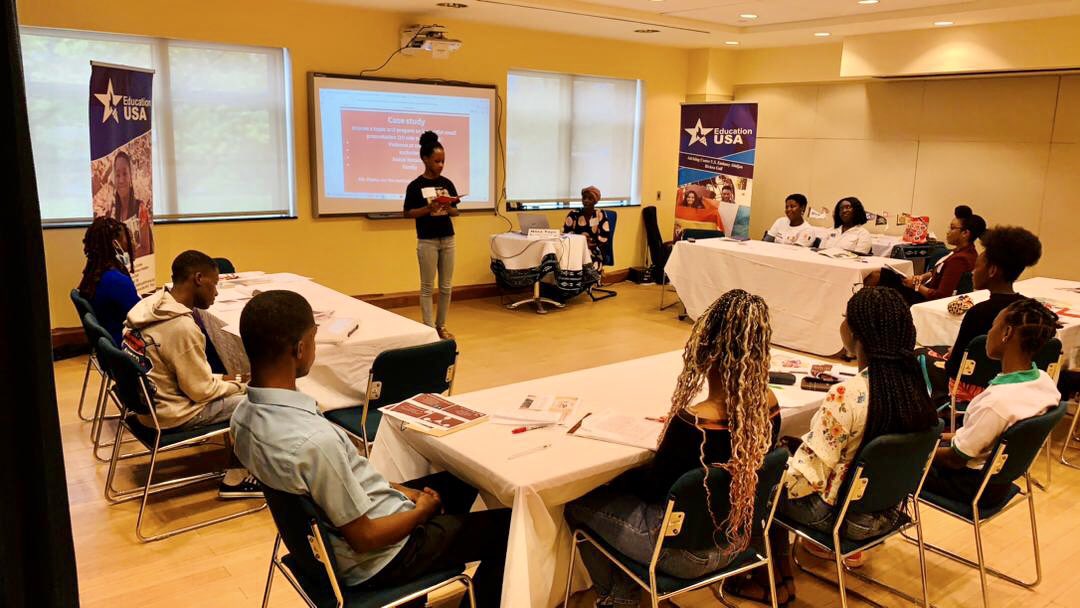 BeingIvorian's tweet photo. Le jeudi 12 et le mardi 25 janvier 2023, nous avons procédé à la formation des jeunes du programme ISP du service EducationUSA de l’ambassade des États Unis Abidjan. 

Ces jeunes formés seront les formateurs du projet Youth Engagement Program.

Good luck leaders !

#beingivorian https://t.co/U6ItHTW1xP