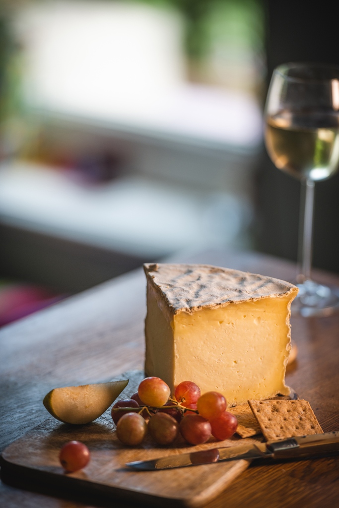 Did you know that today is National cheese lovers day? What better excuse to cut yourself a slice? 🧀

#nationalcheeseloversday
#rawmilkcheese 
#cheeselovers
#slowfood
#unpasteurisedcheese
#rawmilk
#rawmilkrevolution
#cheeseloversday
#traditionalcheese
#handmadecheese