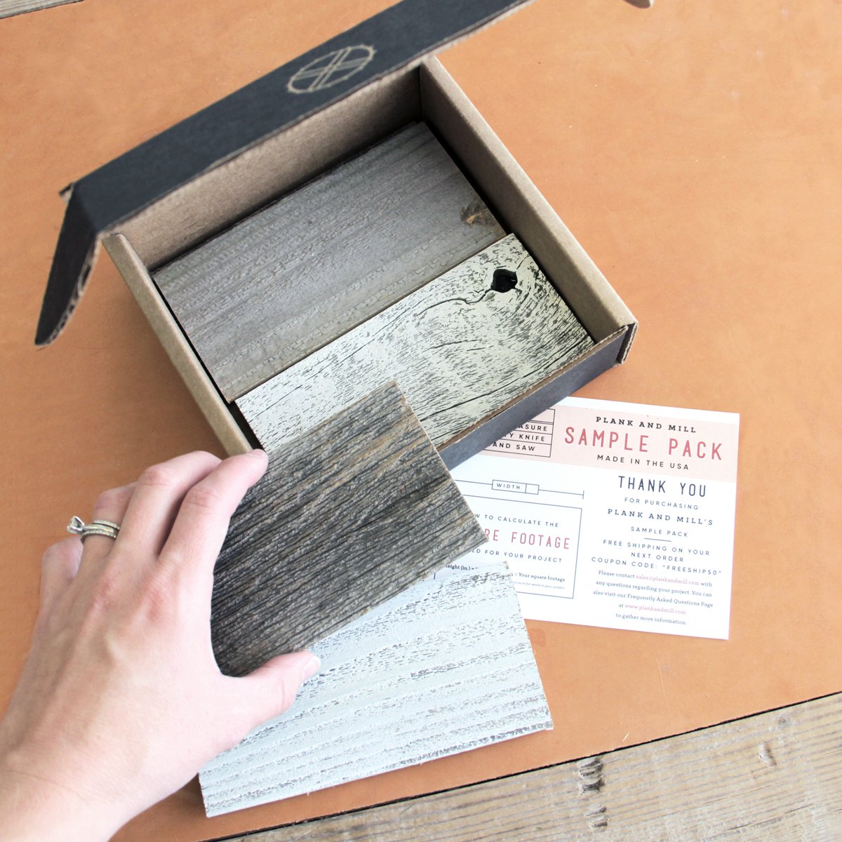 plankandmill's tweet photo. The only thing better than getting an awesome package in the mail is getting an awesome package in the mail for free! 🙌  For a limited time you can grab a FREE sample box on our site so you can see what all the buzz is about. Pop by our site &amp; claim yours today! #free #sample https://t.co/68uL6I9pBf