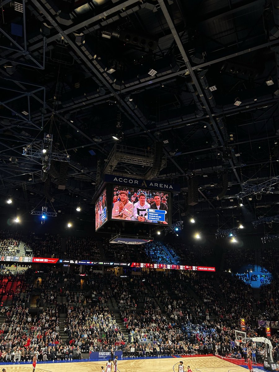 Paris a fait le show hier soir à Accor Arena pour ce match de NBA. Une immense réussite à laquelle j’ai pu assisté, consciente de ce privilège merci à <a href="/TISSOT/">TISSOT</a> 
#nba #paris #nbaparisgame2023 #sponsor #sponsoring