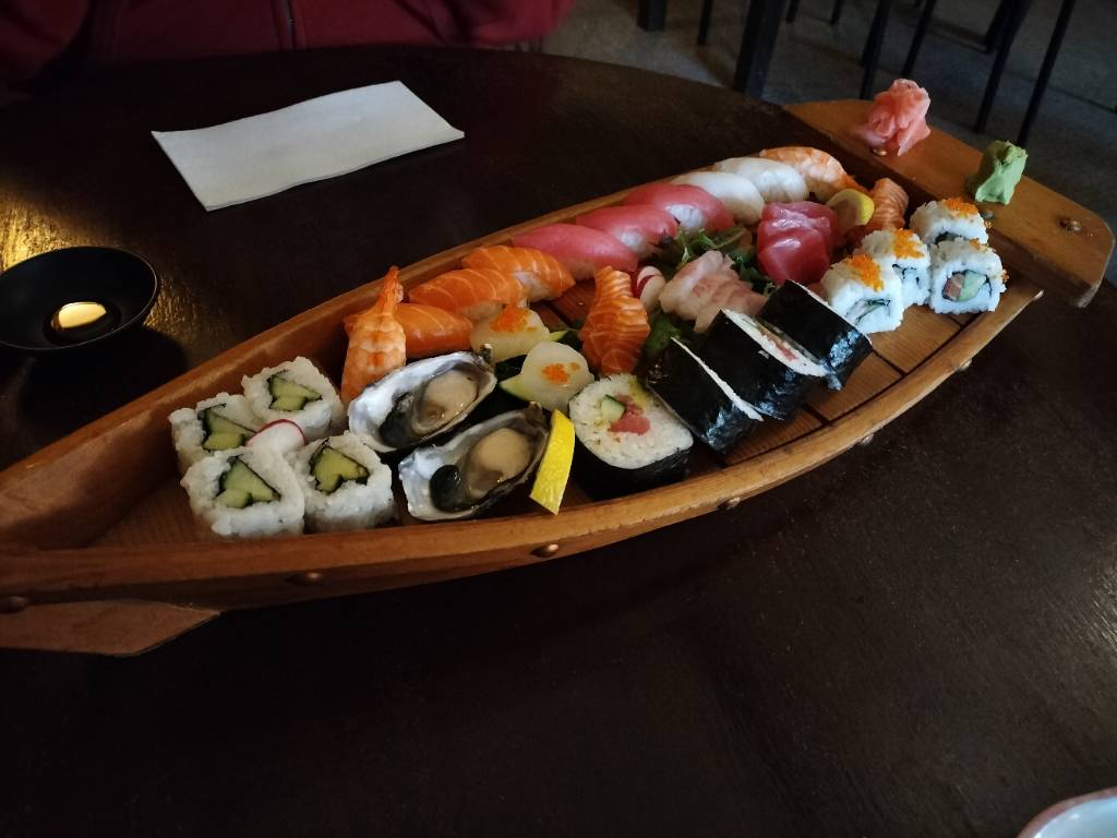jbit_net's tweet photo. Sushi boat! https://t.co/2WYlKd85U2