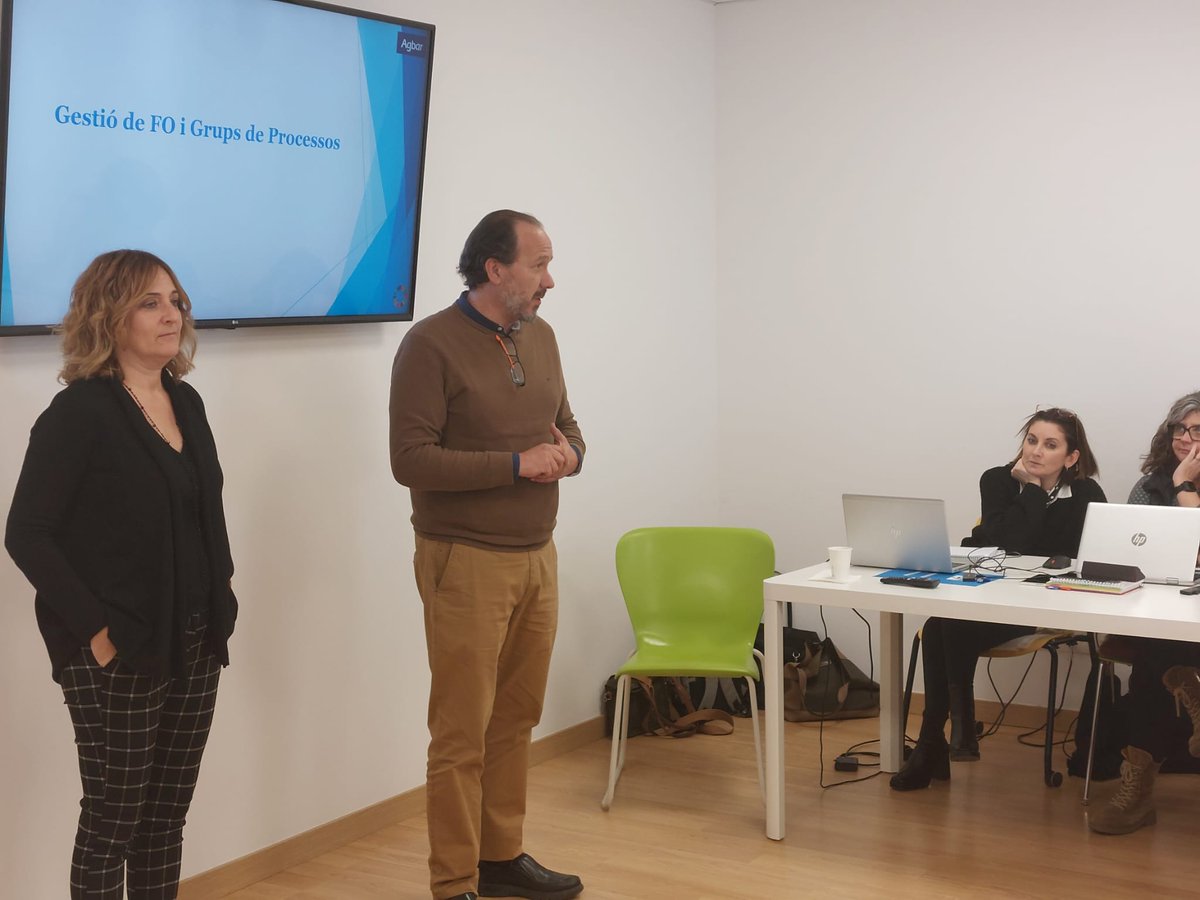 fmanriqueb's tweet photo. Gran jornada de treball ahir amb l'equip de Clients de #VallèsOriental d'#Agbar

Grans professionals treballant per a l'especialització dels nostres processos i per a la millora continua en l'atenció als nostres clients 👏

#AGBARambtu https://t.co/rDRNCCow1G
