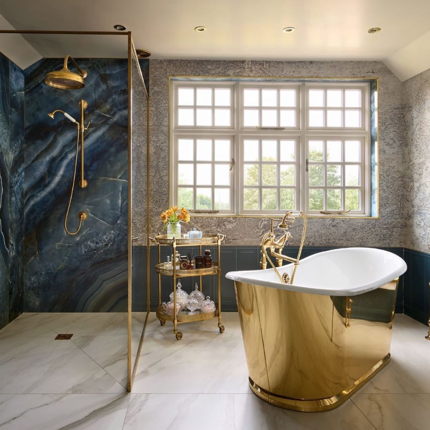 InhouseInspo's tweet photo. How about this bathroom for the ultimate in luxury? This fabulous bathroom, with brass #rolltopbath, from @drummonds_uk also features the stunning Classica Wet Room Panel from @matkishowering. Image by Darren Chung. https://t.co/YAh2EW1Jji #luxurybathroom https://t.co/bOxb5xp0BZ