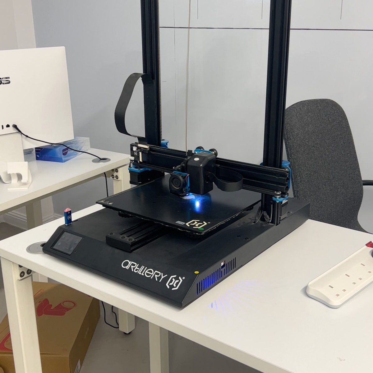 alshaikhra's tweet photo. Last week I had the opportunity to attend a 3D printing workshop at #code_lab at #pnu.
At the end of the workshop I have designed and printed an engineering hat with my initials and a symbol representing my major. It was indeed a lovely experience ♥️ https://t.co/33O5Ls0PNt