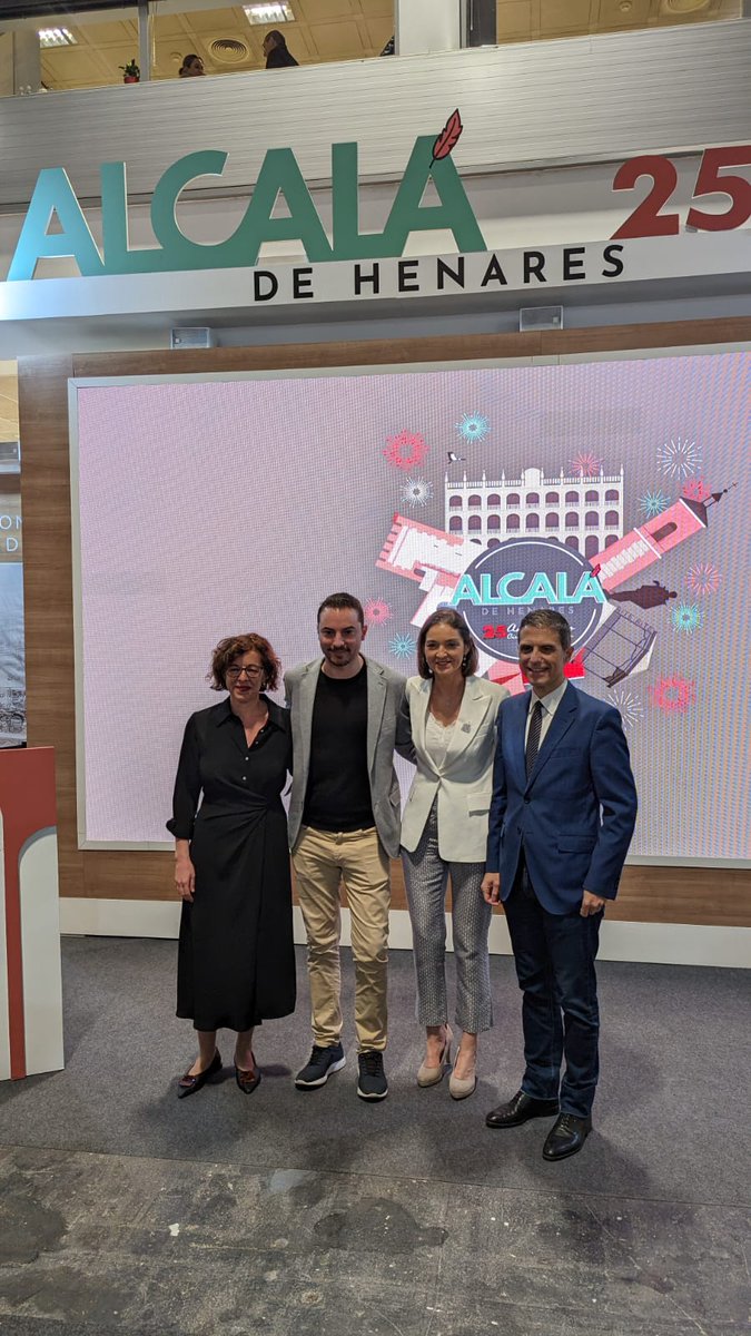 PSOEAlcaladeH's tweet photo. /♥️ Recibimos a nuestro secretario general @psoe_m, @juanlobato_es, a la ministra y candidata @PSOEMCiudad, @MarotoReyes, alcaldes, alcaldesas y muchos compañeros @PSOE @psoe_m en el stand de #AlcaláEnFITUR https://t.co/bmYn11yL6N