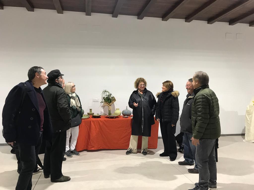 CRÒNiCA del dijous 19 gener de 2023

Ahir va ser una vetlada estupenda👌Vam començar, els que podíem per horari, fent una visita guiada per Cinta Barberà a l’expo de ceràmica de l’Escola d’Art al Corral de Batet, un nou espai cultural gran i diàfan davant la mar🌴