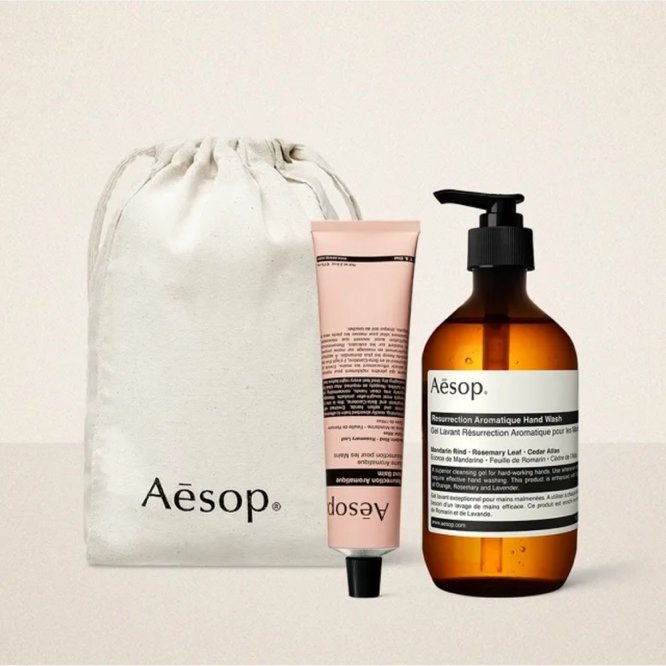 [RT💙]
안녕하세요! 설 연휴를 맞아 감사의 의미로 알티 이벤트를 합니다!
알티해주신 한분을 추첨하여 핸드 케어 세트를 보내드립니다!(~1.26)
그럼 올해도 항상 건강하시고 새해 복 많이 받으세요!^_^)❤️