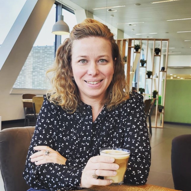 vlaamseoverheid's tweet photo. Maandag 23 januari gaat het vernieuwde #Geopunt live.
Laura is geograaf bij @digi_vlaanderen en geeft de komende dagen een blik achter de schermen van het project.
Volg alles via https://t.co/1jKE1ZfOQz.
#werkenvoorvlaanderen https://t.co/7lKzTpiB7J