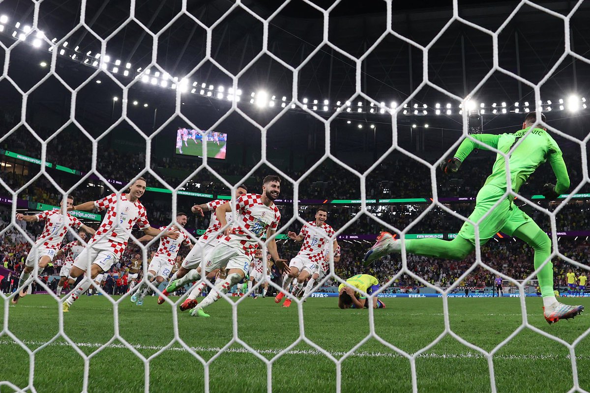 FPA_2020's tweet image. More quality images from our FIFA World Cup Qatar 2022 online gallery 📸by- 1️⃣- @photogator96 /AFP 2️⃣- Adam Davy/Press Association 3️⃣ & 4️⃣- Michael Steele/Getty Images. View all images in the exhibition at - footballphotographersassociation.co.uk/world-cup-2022…