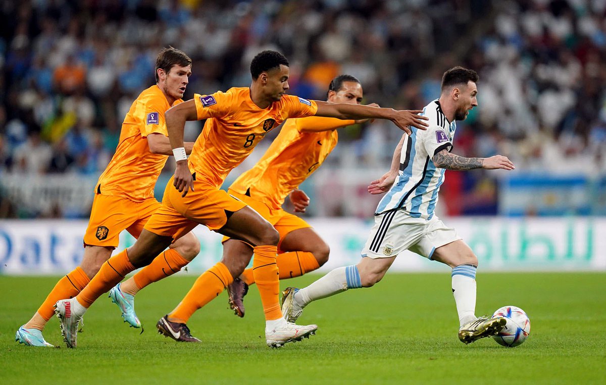 FPA_2020's tweet image. More quality images from our FIFA World Cup Qatar 2022 online gallery 📸by- 1️⃣- @photogator96 /AFP 2️⃣- Adam Davy/Press Association 3️⃣ & 4️⃣- Michael Steele/Getty Images. View all images in the exhibition at - footballphotographersassociation.co.uk/world-cup-2022…