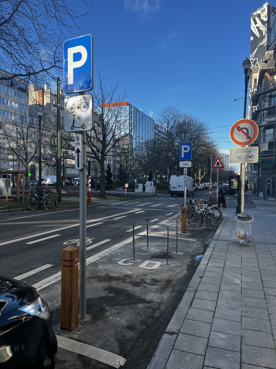 veilig oversteken ✅
veilig je fiets parkeren ✅
#welovegoodmove @ Avenue Louise
 
👏@elkevdbrandt