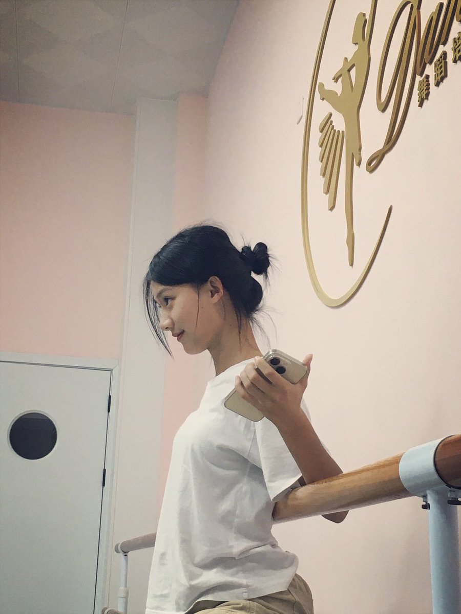 KissM6487's tweet photo. #女高 #女高中生 #清纯女高 #学生妹 #高中生 #高中女 https://t.co/NOlJDuT8mg
